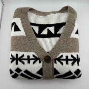 Geometric Patterned Cardigan Sweater